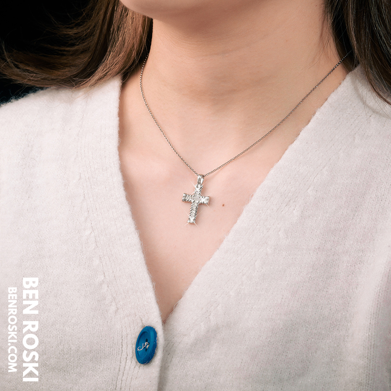 Rope-Edge Moissanite Cross Pendant Sterling Silver, Gold, or Rose Gold | VVS Moissanite | GRA Certified
