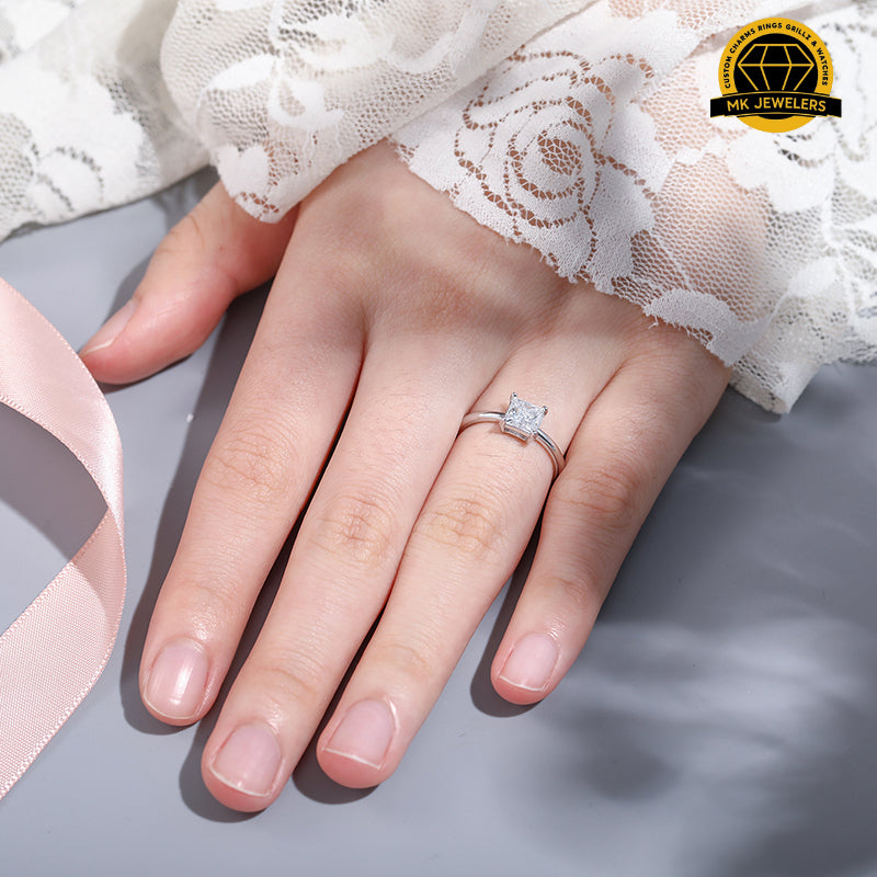 Princess Cut Moissanite Solitaire Ring – 5x5MM | 2g | S925 Silver, Gold or Rose Gold | VVS Moissanite | GRA Certified