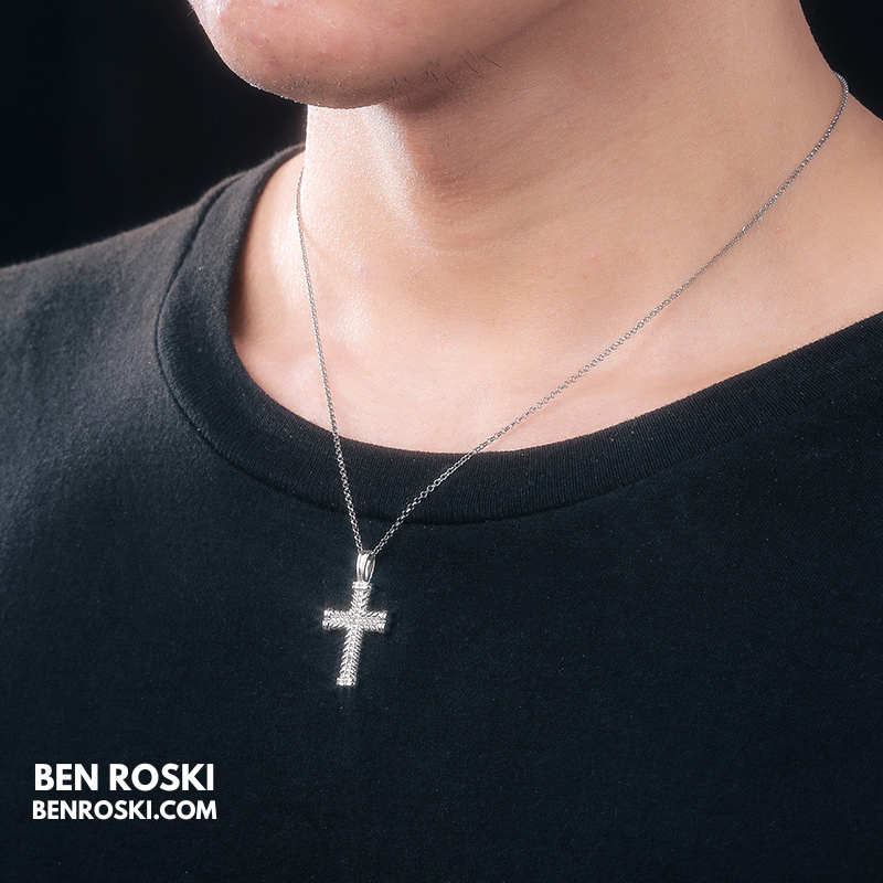 Rope-Edge Moissanite Cross Pendant Sterling Silver, Gold, or Rose Gold | VVS Moissanite | GRA Certified